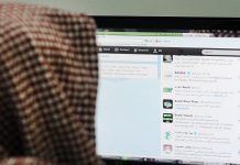 Creador de sitio de internet polémico es condenado a 10 años y 1.000 latigazos