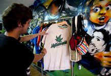 Mujica firma y ley de marihuana entra en vigencia