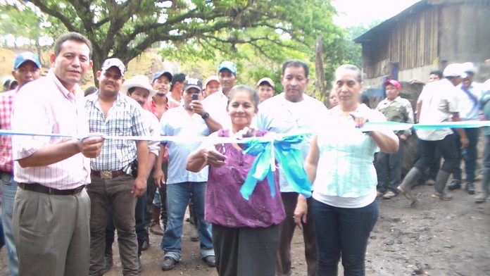 images_SECCIONES_PAGINA_WEB_CRONICATN8_INTERNACIONALES_2014_Mayo_DEL_12_AL_18__INAUGURACION_CARRETERA12
