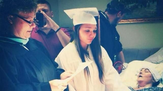 images_SECCIONES_PAGINA_WEB_CRONICATN8_INTERNACIONALES_2014_Mayo_DEL_12_AL_18__MAM_HIJA_GRADUACION14
