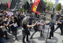Policía turca dispara gases lacrimógenos contra 10.000 manifestantes en Soma