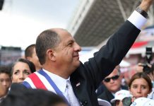Presidencia iza bandera de diversidad sexual en Costa Rica