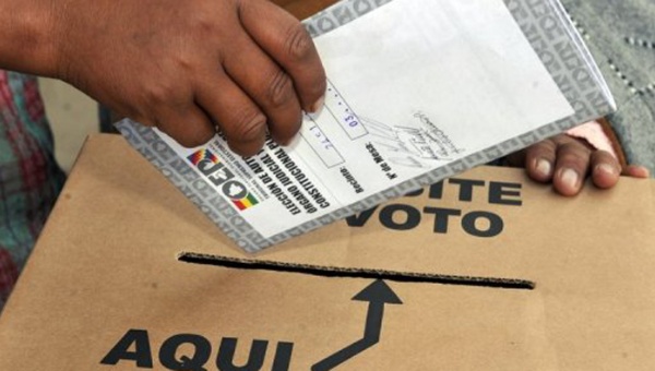 images_SECCIONES_PAGINA_WEB_CRONICATN8_INTERNACIONALES_2014_Octubre_DEL_06_AL_12_EXTERIOR_ELECCIONES_122014