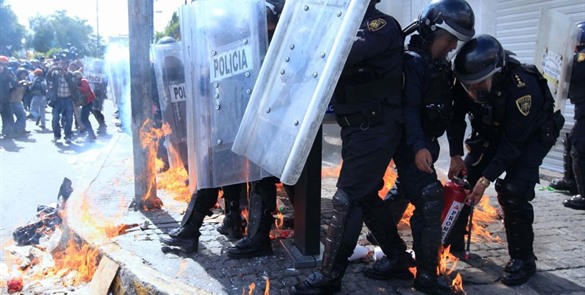 images_SECCIONES_PAGINA_WEB_CRONICATN8_INTERNACIONALES_2014_Octubre_DEL_06_AL_12_conflictivo_mexicano-10102014