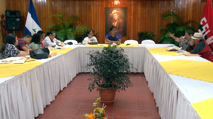images_SECCIONES_PAGINA_WEB_CRONICATN8_POLITICA_2014_Marzo_DEL_03_AL_09_viejitos-06032014