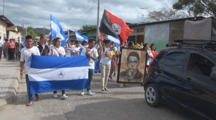 images_SECCIONES_PAGINA_WEB_CRONICATN8_SOCIALES_2014_ENERO_DEL_13_ENE_AL_19_FLOR_LEONEL16