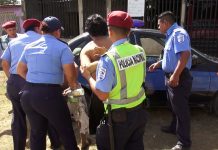 Hijos le hacen la vida de cuadritos