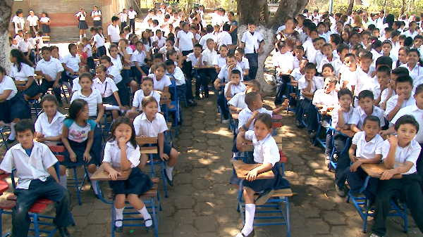 images_SECCIONES_PAGINA_WEB_CRONICATN8_SOCIALES_2014_FEBRERO_DEL_17_AL_23_DONACION_COLEGIOS18