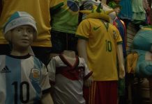 Las camisetas que más se venden y las que menos se compran en los mercados