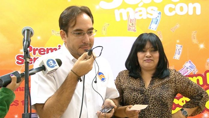 images_SECCIONES_PAGINA_WEB_CRONICATN8_SOCIALES_2014_MARZO_03_AL_09_LOTO_ENTREGA06