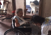 Entrega de sillas de ruedas a familias más necesitadas