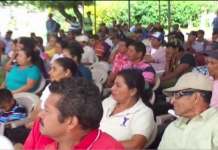 Entrega de láminas de zinc a familias de Santa Lucía