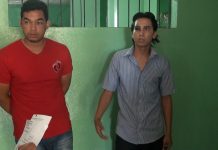 Capturan a dos tipos que presuntamente robaban en moto