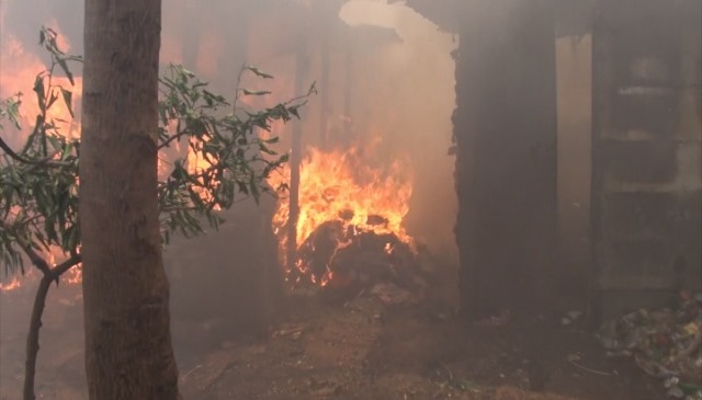 images_SECCIONES_PAGINA_WEB_CRONICATN8_SUCESOS_2014_MARZO_DEL_17_AL_23_INCENDIO-C._SANDINO-20032014