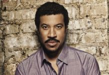 Lionel Richie en las Cataratas del Niágara