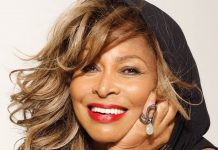 Tina Turner reúne sus canciones más románticas