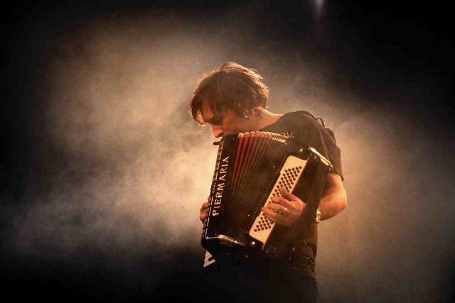 images_SECCIONES_PAGINA_WEB_TN8_MUSICAL_2014_FEBRERO_DEL_24_AL_28_YAN_TIERSEN26