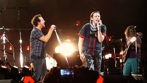 images_SECCIONES_PAGINA_WEB_TN8_MUSICAL_2014_FEBRERO_DEL_3_AL_9_DE_FEBRERO_pearl_jam_and_win_butler-04202014