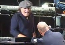 Billy Joel canta You shook me all night long con Brian Johnson