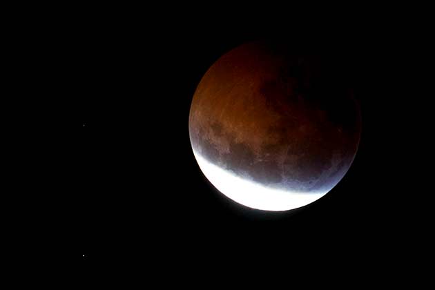 images_SECCIONES_PAGINA_WEB_Tendencias_2014_DEL_01_ENE_AL_05_ECLIPSES_2014