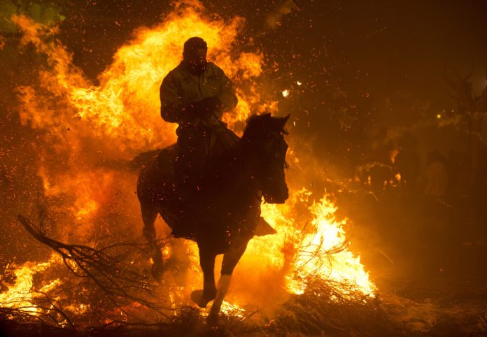 TOPSHOTS-SPAIN-SAINTANTHONY-FESTIVAL