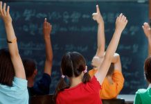 La escuela que multa a los padres por llegar tarde