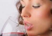 El vino tinto aumenta el deseo sexual femenino