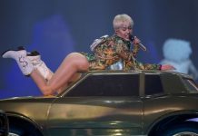 Fan de Miley Cyrus se cuela a camerino