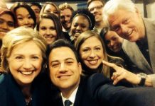Siguen los ‘selfies’, ahora con los Clinton