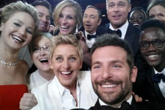 images_SECCIONES_PAGINA_WEB_Tendencias_2014_MARZO_DEL_24_AL_30_selfie_oscar-movil-26032014