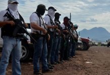 Autodefensas denuncian que militares mexicanos mataron a 4 personas