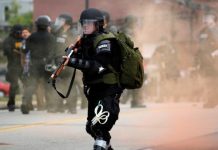 Un futuro policía de EE.UU. aboga por las cámaras de gas