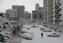 Tres estudiantes muertos y 50 atrapados al derrumbarse un edificio en Corea del Sur