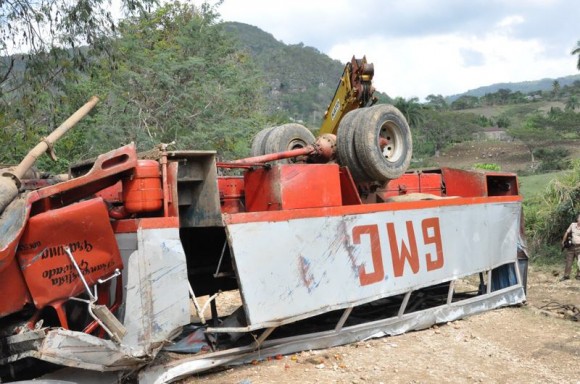 images_SECCIONES_PAGINA_WEB_ULTIMA_HORA_2014_FEBRERO_DEL_17_AL_23_busaccidentcuba17