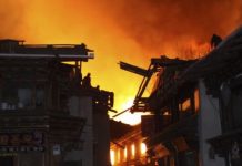 Fuego destruye casa de 200 años de antigüedad en China