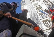 Seis policías muertos en enfrentamientos en Ucrania