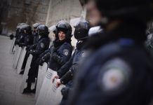 Ucrania establecerá nueva fuerza militar en medio de tensiones en Crimea