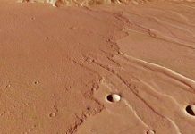 La NASA descubre un barranco recién formado en Marte