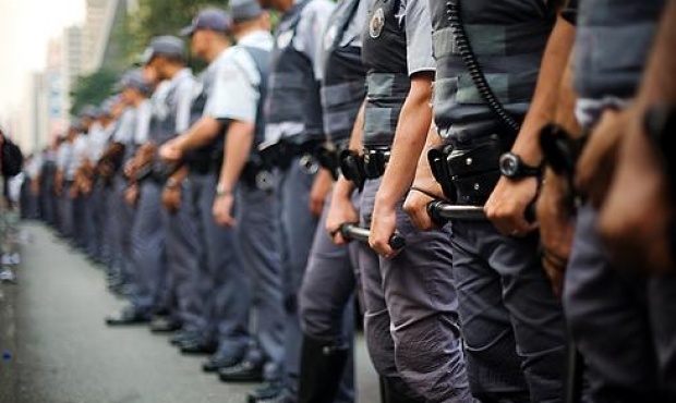images_SECCIONES_PAGINA_WEB_ULTIMA_HORA_2014_MARZO_DEL_17_AL_23_poliCIA-brasil-17032014