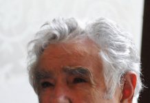 Mujica niega que decisión de albergar presos de Guantánamo esté condicionada