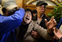 Malaysia Airlines declara a familiares del avión desaparecido que no hubo sobrevivientes
