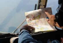 Suspenden las operaciones de búsqueda del avión malasio por un fuerte temporal