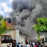 Mueren 17 personas en un incendio en una fábrica de químicos en la India india, incendio, fabrica,