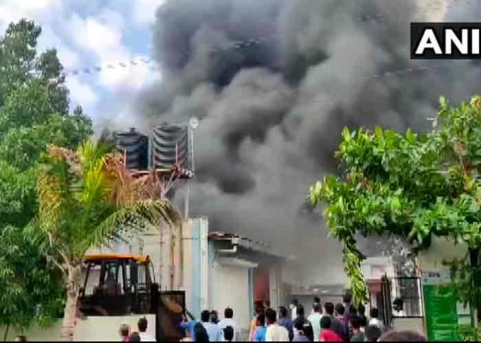 india, incendio, fabrica,