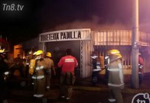 Incendio arrasa con ferretería en el barrio el Riguero