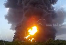 Así amanece el incendio en Puerto Sandino (video)
