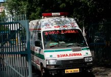 India, colisión entre bus y camión, personas heridas, 4 muertos,