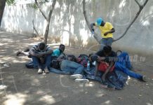 Detienen a más de 30 migrantes