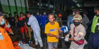 Indonesia, 6 muertos, naufragio, transbordador