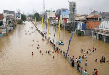 Indonesia: Asciende a 43 la cifra de muertos por inundaciones